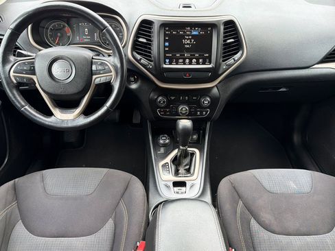 Used 2016 Jeep Cherokee Latitude w/ Comfort/Convenience Group AWD/4WD image 12