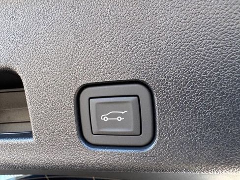 New 2026 Chevrolet Traverse LT w/ LPO, Floor Liner Package image 8