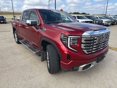 Used 2023 GMC Sierra 1500 Denali AWD/4WD image 17