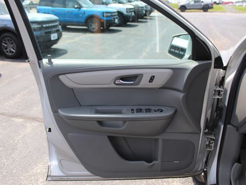 Used 2016 Chevrolet Traverse LT FWD image 20