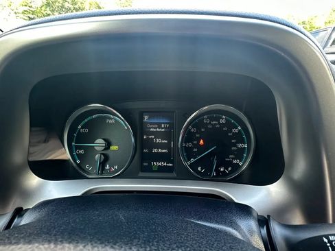 Used 2016 Toyota RAV4 XLE AWD/4WD image 10