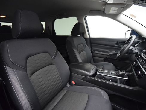 Used 2025 Nissan Pathfinder SV AWD/4WD image 19