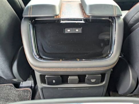 Certified 2024 Lincoln Navigator Black Label AWD/4WD image 18