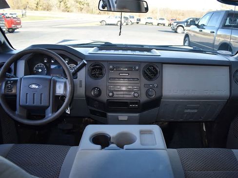 Used 2015 Ford F250 XL w/ Power Equipment Group image 4