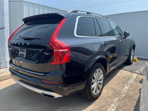Used 2017 Volvo XC90 T6 Momentum w/ Vision Package AWD/4WD image 4