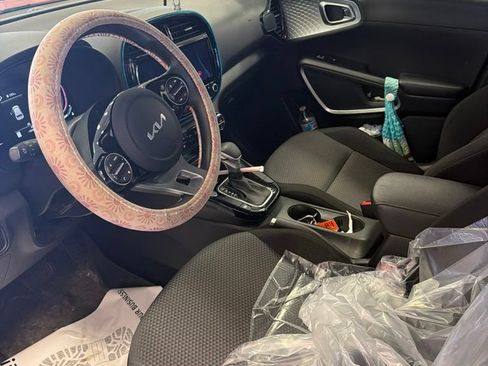 Used 2024 Kia Soul S FWD image 1