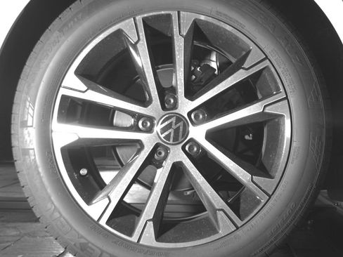 Used 2026 Volkswagen Jetta Sport FWD image 9