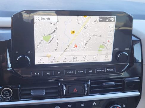 Used 2023 Nissan Pathfinder SL AWD/4WD image 8