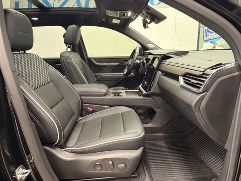 Used 2025 GMC Acadia Denali w/ Super Cruise Package image 16