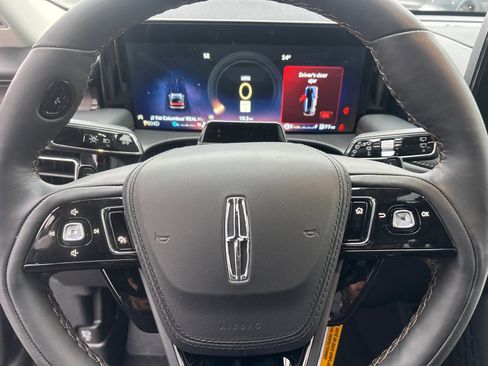 New 2026 Lincoln Aviator Reserve AWD/4WD image 16