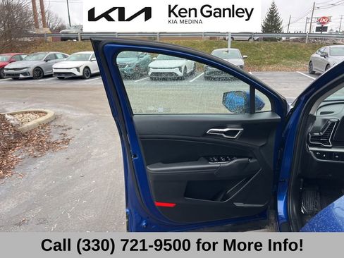 Certified 2025 Kia Sportage EX image 26