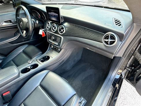 Used 2019 Mercedes-Benz CLA 250 CLA 250 image 33