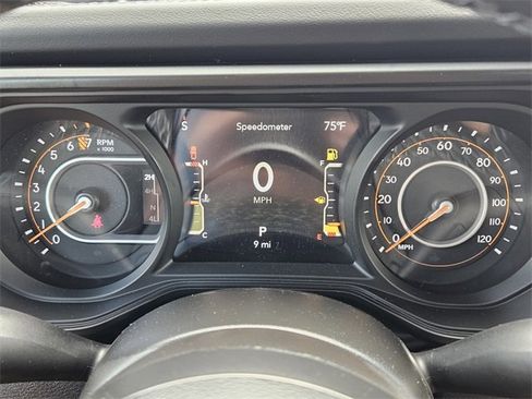 New 2025 Jeep Gladiator High Tide image 24