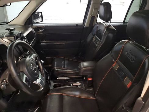 Used 2011 Jeep Patriot 70th Anniversary w/ Sun/Sound Group AWD/4WD image 10
