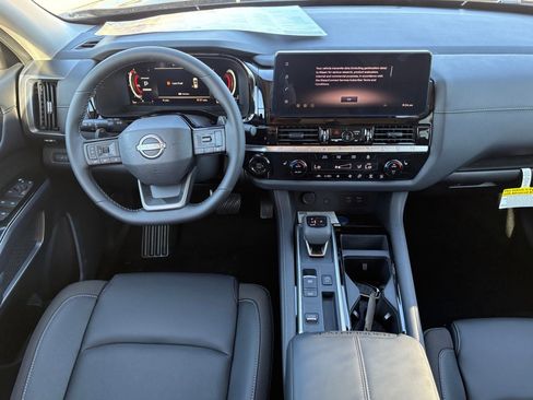 New 2026 Nissan Pathfinder SL image 11