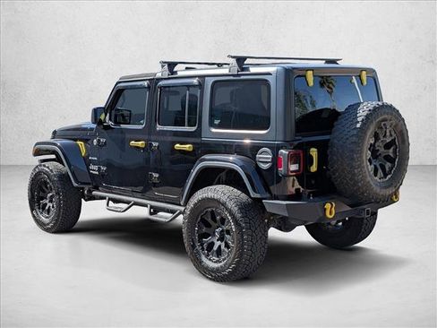 Used 2019 Jeep Wrangler Unlimited Sahara AWD/4WD image 8