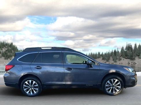 Used 2017 Subaru Outback 2.5i Limited image 4