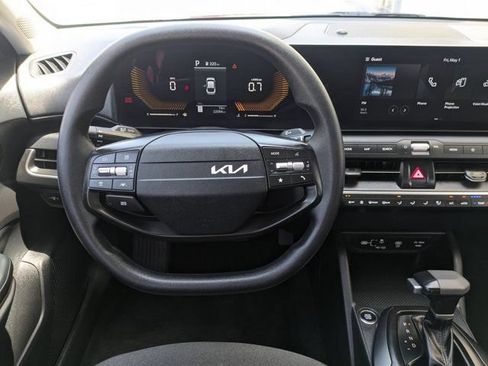 Used 2025 Kia K4 FWD image 28