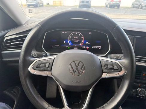 Used 2024 Volkswagen Jetta SE FWD image 34