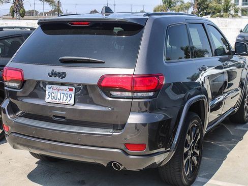 Used 2020 Jeep Grand Cherokee Altitude RWD image 14