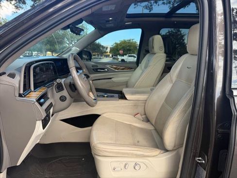 Used 2021 Cadillac Escalade ESV Premium Luxury Platinum AWD/4WD image 26