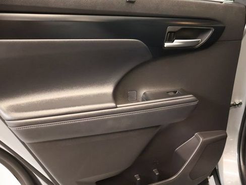 Certified 2025 Toyota Highlander XSE AWD/4WD image 28