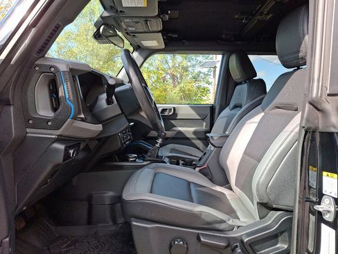 Used 2023 Ford Bronco Black Diamond image 22