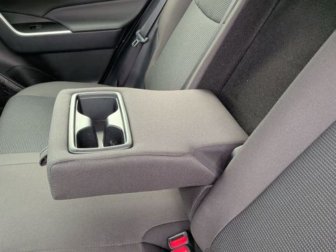 Used 2025 Toyota RAV4 LE FWD image 31