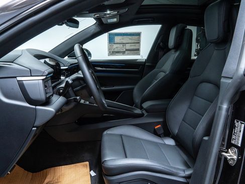 Certified 2025 Porsche Macan 4S Electric image 5