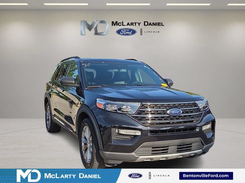 Used 2020 Ford Explorer XLT w/ Equipment Group 202A AWD/4WD image 1