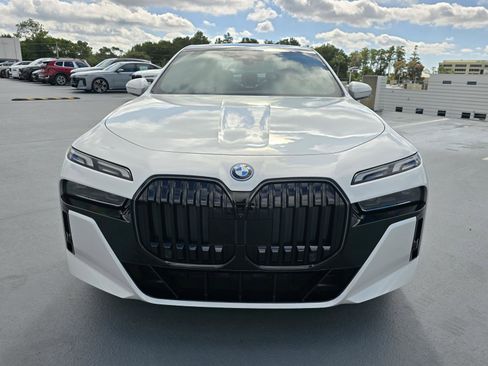 New 2026 BMW i7 eDrive50 w/ M Sport Package image 2