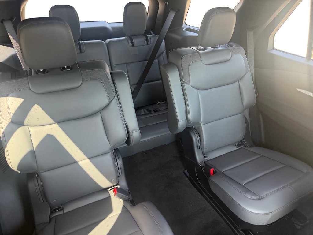 New 2027 Ford Explorer Active w/ Active Comfort Package AWD/4WD image 32