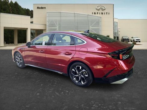 Used 2025 Hyundai Sonata SEL FWD image 6