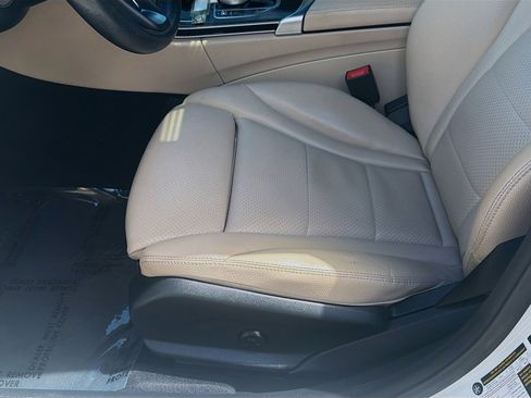 Used 2018 Mercedes-Benz C 300 Sedan w/ Premium Package image 17