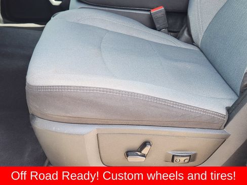 Used 2024 RAM 2500 Big Horn AWD/4WD image 36