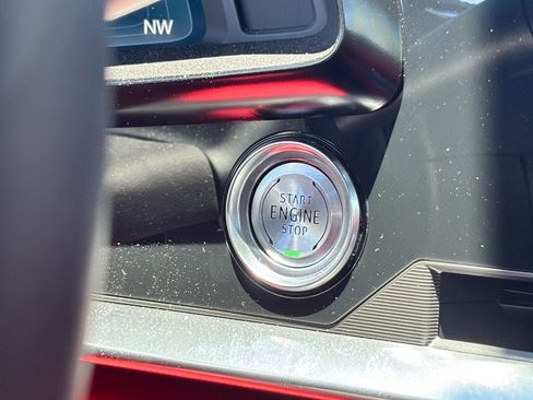 Used 2025 Chevrolet Corvette Stingray Premium Cpe w/ Z51 Performance Package RWD image 22