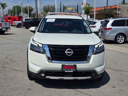 Used 2023 Nissan Pathfinder SL w/ Lighting Package (N92) image 2