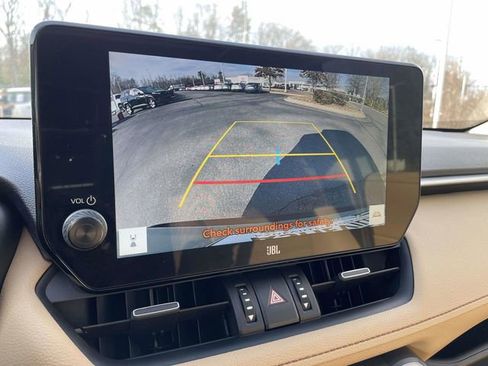 Used 2023 Toyota RAV4 XLE Premium image 30