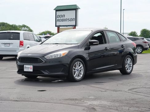 Used 2017 Ford Focus SE FWD image 7