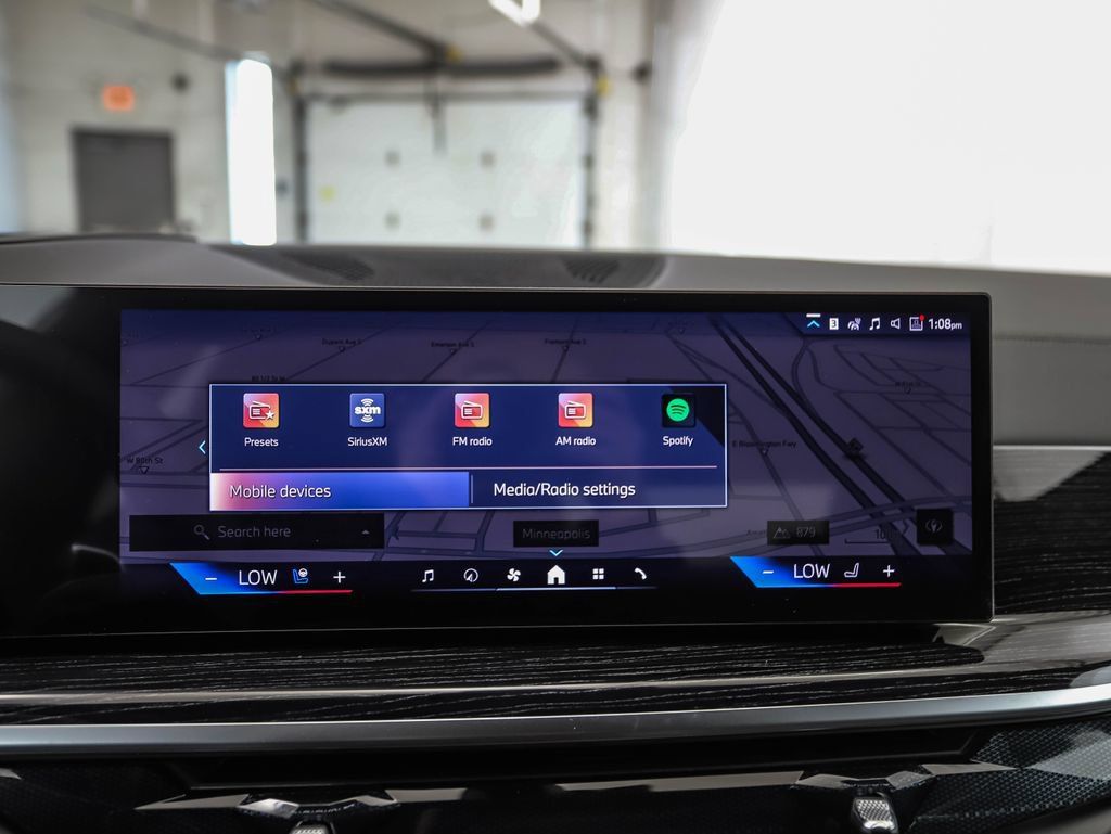 Used 2027 BMW X7 xDrive40i w/ M Sport Package AWD/4WD image 17