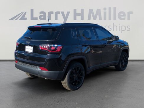 New 2026 Jeep Compass Latitude image 5
