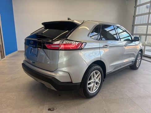 Used 2022 Ford Edge SEL w/ Convenience Package image 4