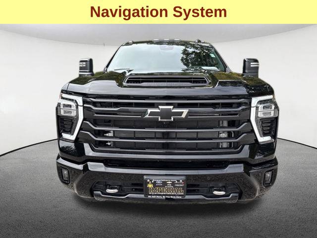 Used 2025 Chevrolet Silverado 2500 High Country w/ High Country Premium Package AWD/4WD image 4