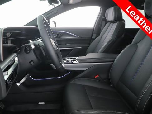 Used 2025 Cadillac Lyriq Luxury image 16