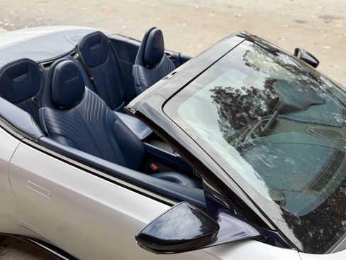 Used 2019 Aston Martin DB11 Volante image 25