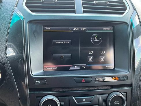 Used 2016 Ford Explorer XLT w/ Equipment Group 202A AWD/4WD image 25