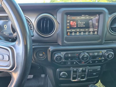 Used 2019 Jeep Wrangler Unlimited Sport S AWD/4WD image 11