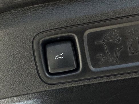 Used 2018 Ford Expedition Limited w/ Equipment Group 301A image 37