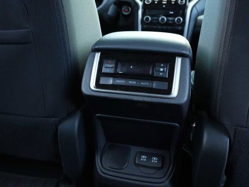 Used 2022 Subaru Ascent Premium w/ Convenience Package AWD/4WD image 31