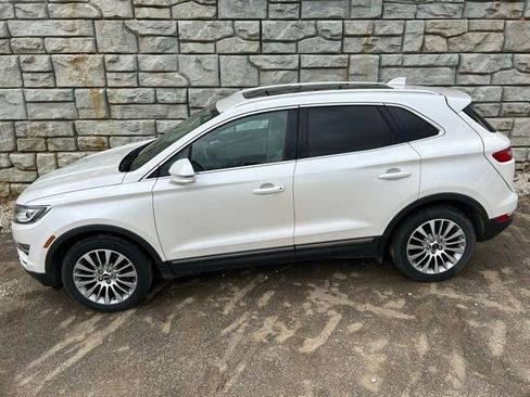 Used 2017 Lincoln MKC Reserve image 3